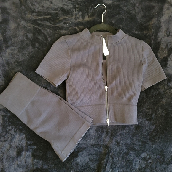 Otos Pants - New (no tags) Black Ribbed Fashion Athleisure Workout Gear (S-M)